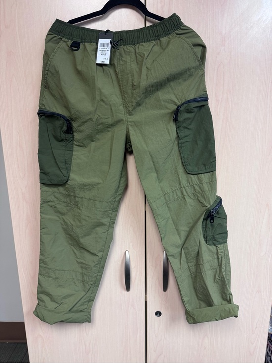 Foot Locker Pants - Foot Locker Olive Green Cargo Pants with Utility Pockets